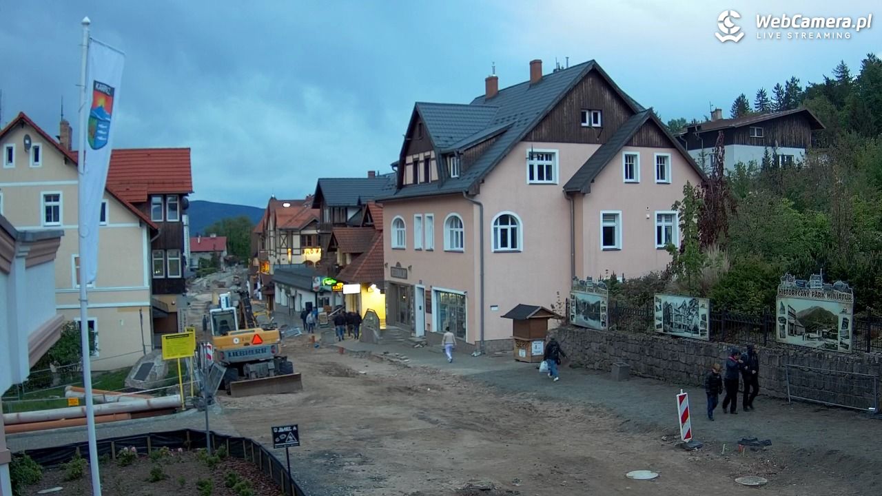 Karpacz - widok na deptak - 14 maj 2026, 20:43