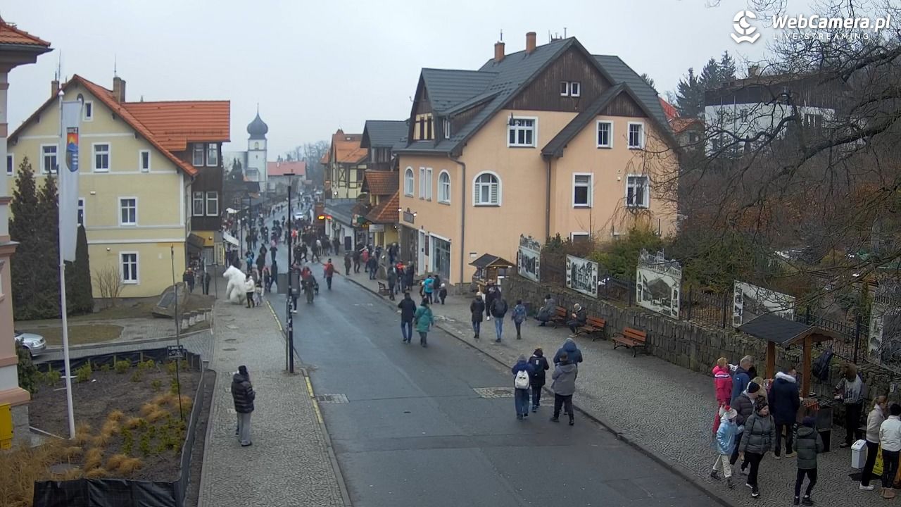 Karpacz - widok na deptak - 07 luty 2026, 14:38