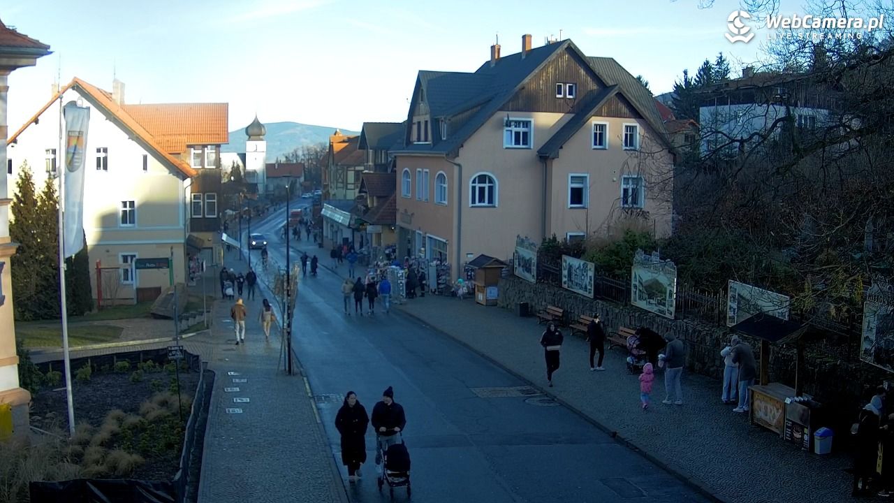 Karpacz - widok na deptak - 21 grudzień 2025, 13:26