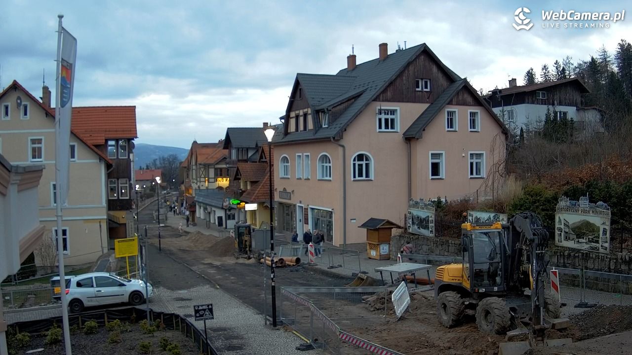 Karpacz - widok na deptak - 29 marzec 2026, 19:24