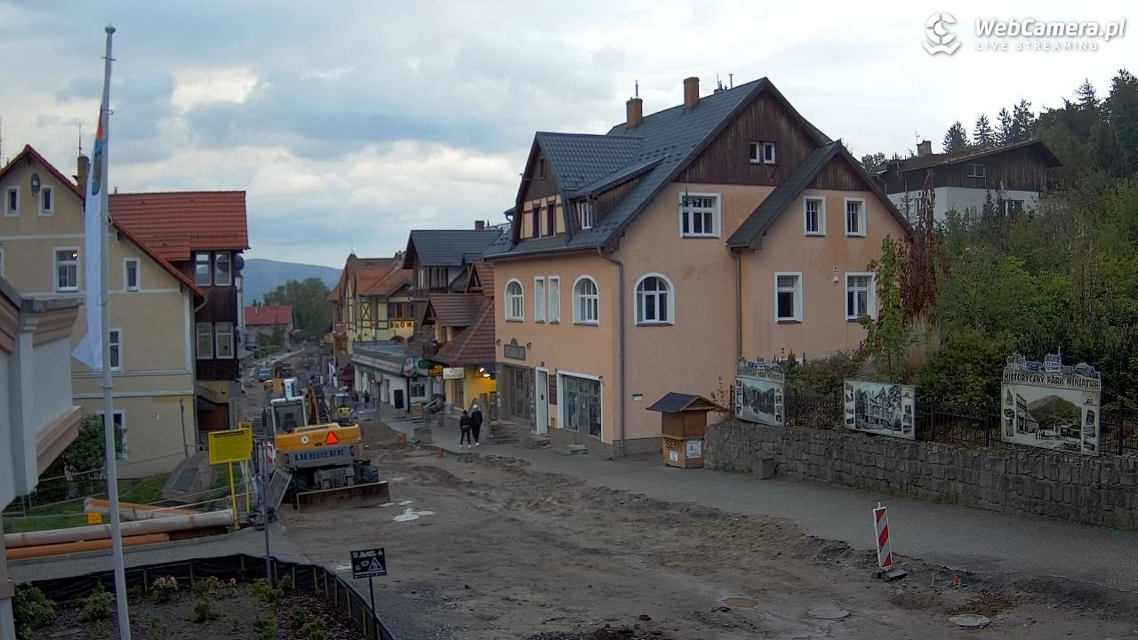 Karpacz - widok na deptak - 13 maj 2026, 19:51