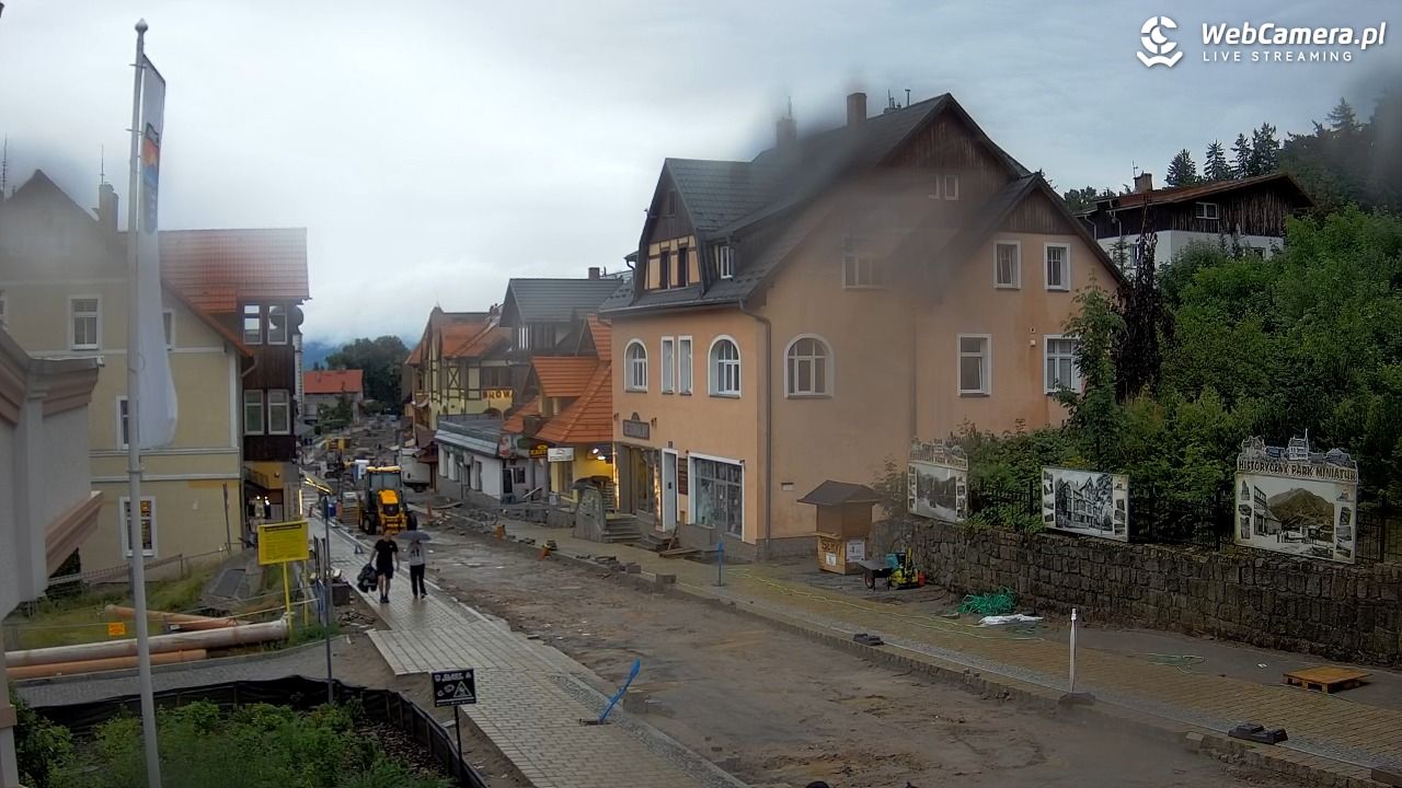 Karpacz - widok na deptak - 01 lipiec 2026, 19:39