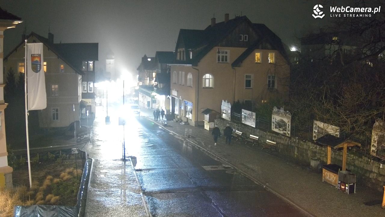 Karpacz - widok na deptak - 06 luty 2026, 22:04