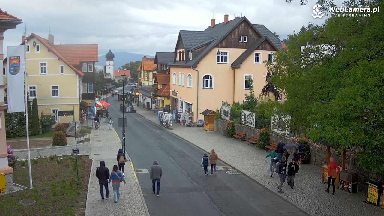 Karpacz - widok na deptak - 09 czerwiec 2025, 17:28