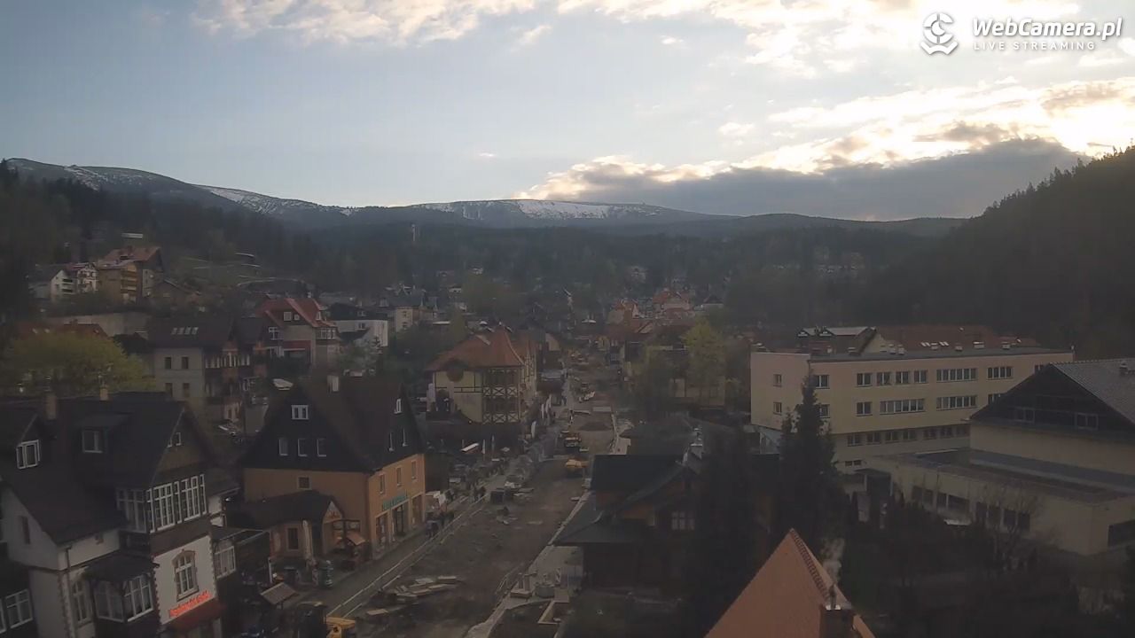 Karpacz - panorama miasta - 21 kwiecień 2026, 19:11