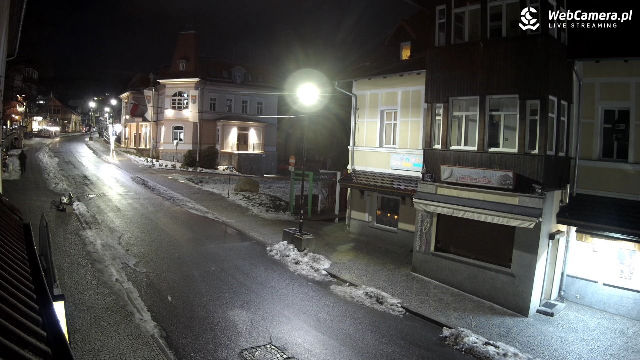 Karpacz - Nowy widok na deptak - 04 grudzień 2025, 20:32