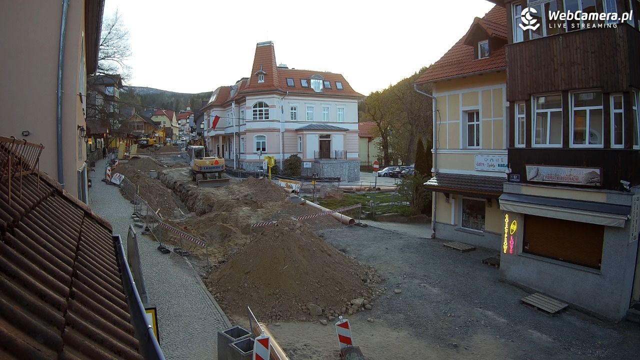 Karpacz - Nowy widok na deptak - 26 kwiecień 2026, 19:35