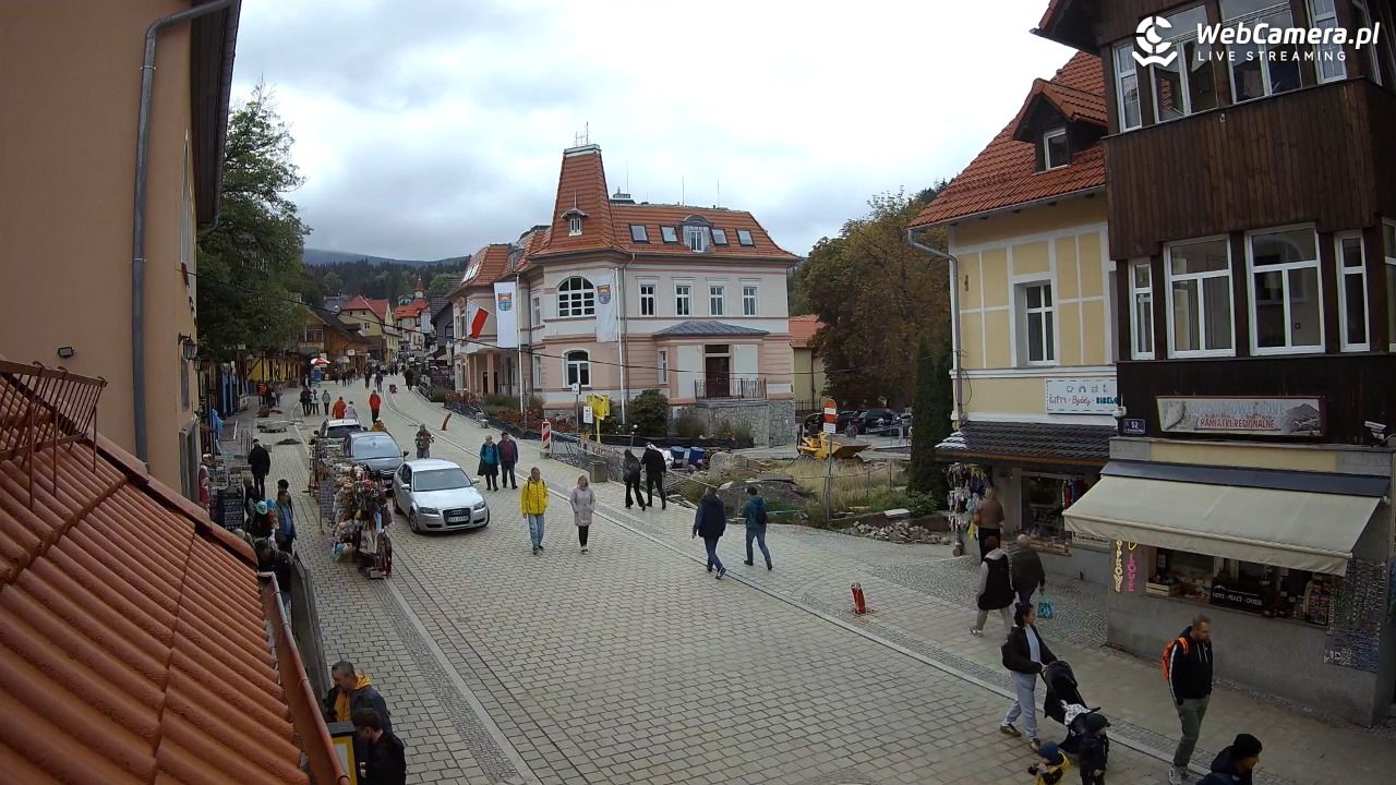 Karpacz - Nowy widok na deptak - 25 wresień 2026, 15:10