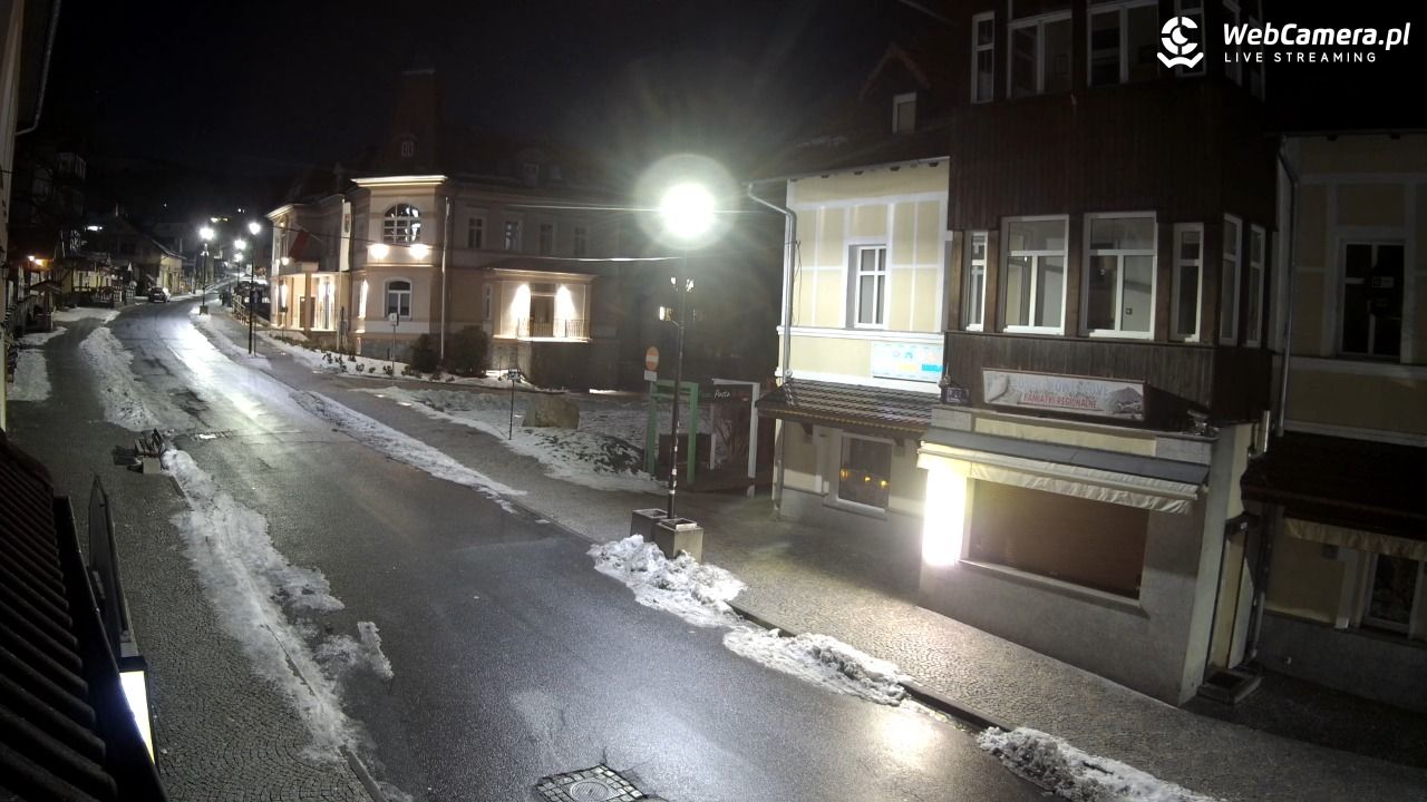 Karpacz - Nowy widok na deptak - 03 grudzień 2025, 23:13