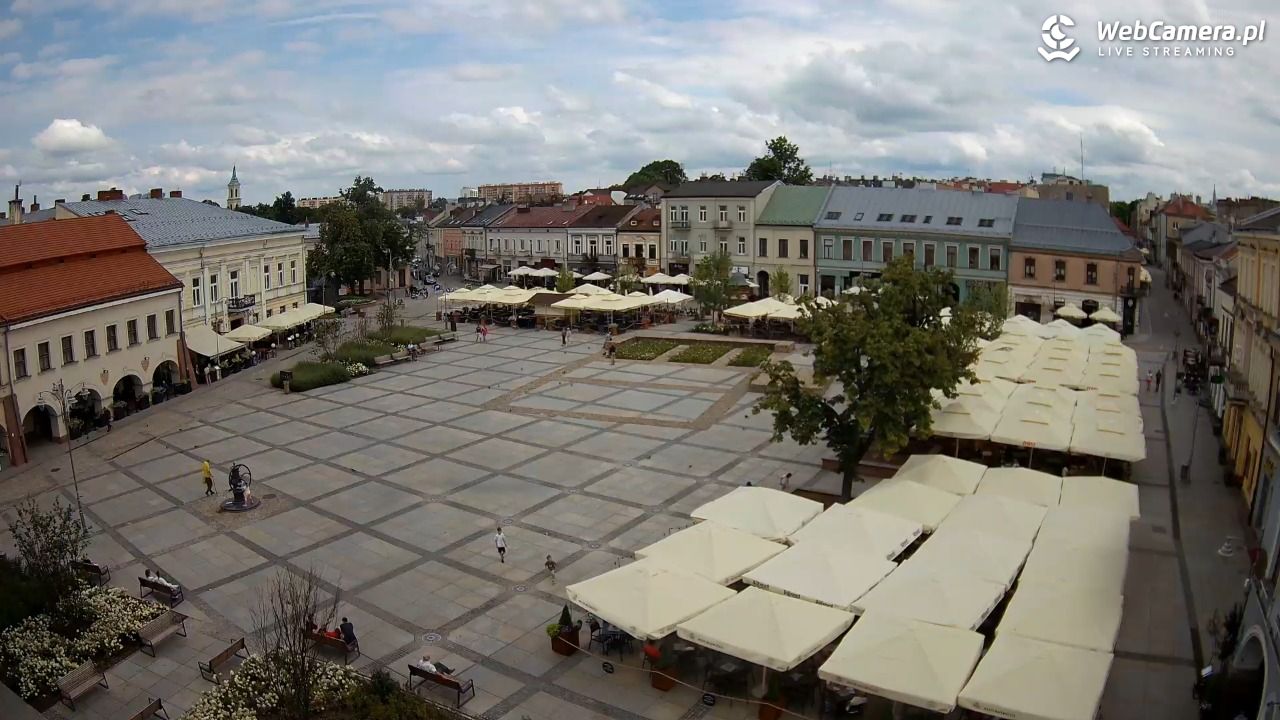 KIELCE - widok na rynek - 03 sierpień 2025, 14:19