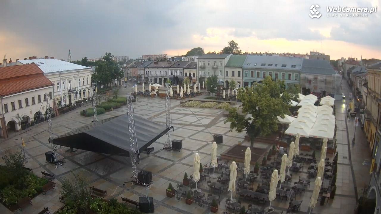 KIELCE - widok na rynek - 30 czerwiec 2026, 05:04