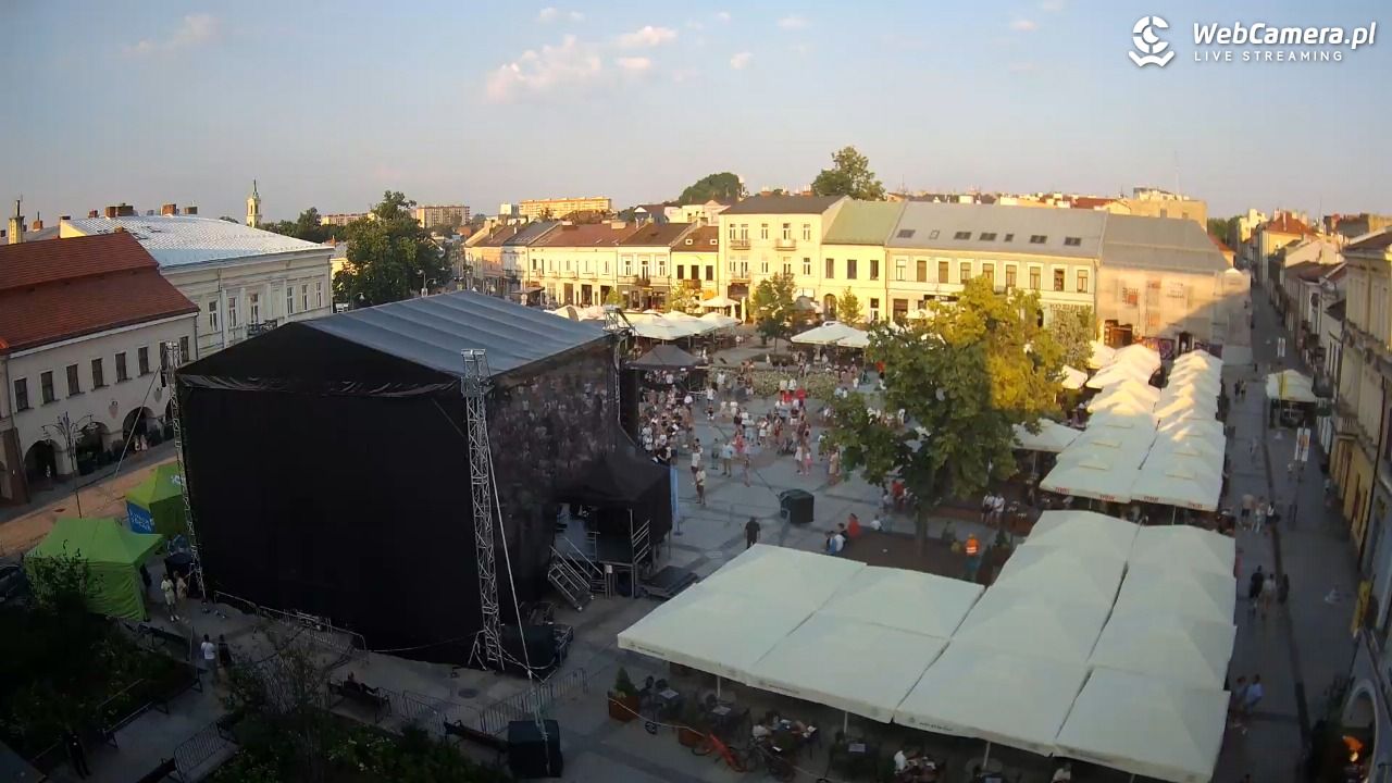KIELCE - widok na rynek - 28 czerwiec 2026, 19:34