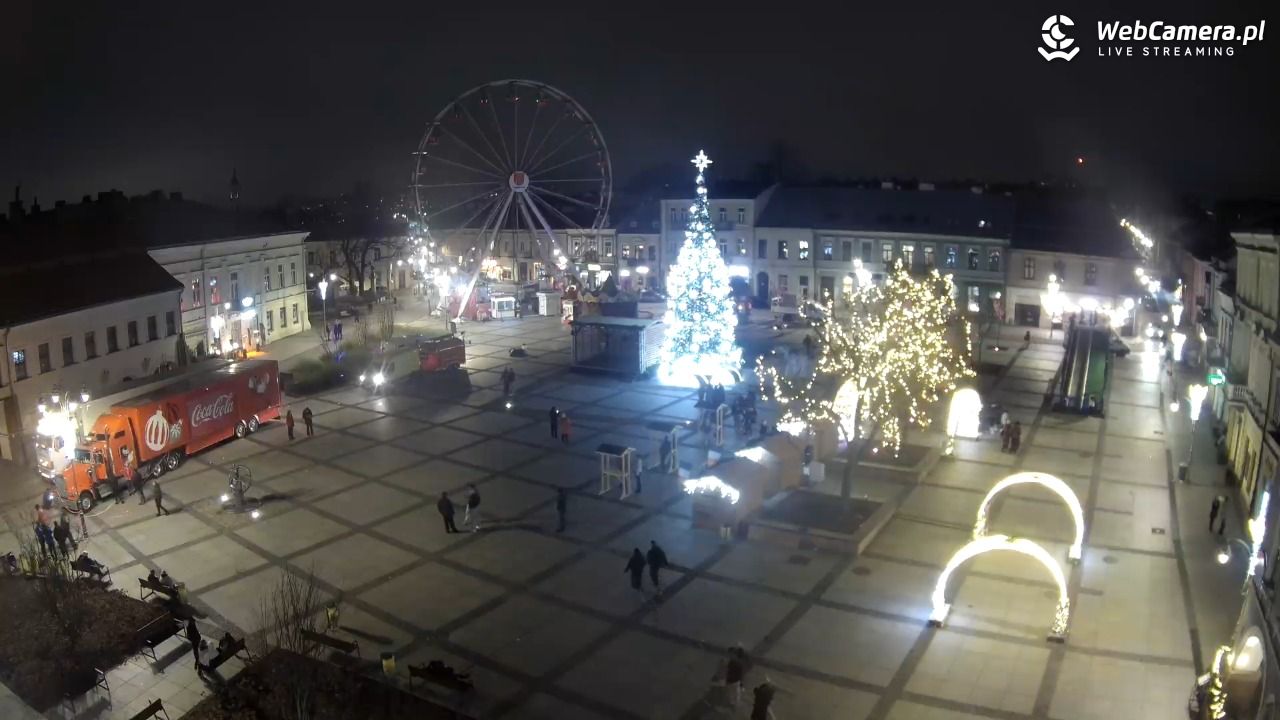 KIELCE - widok na rynek - 06 grudzień 2025, 22:26