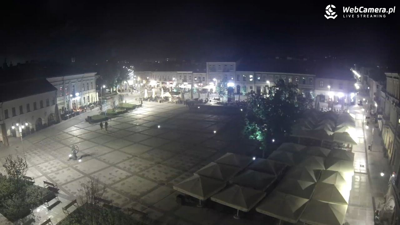 KIELCE - widok na rynek - 15 maj 2025, 23:53