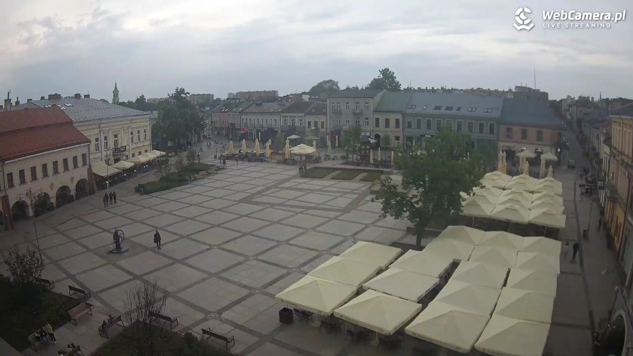 KIELCE - widok na rynek - 14 maj 2025, 18:05