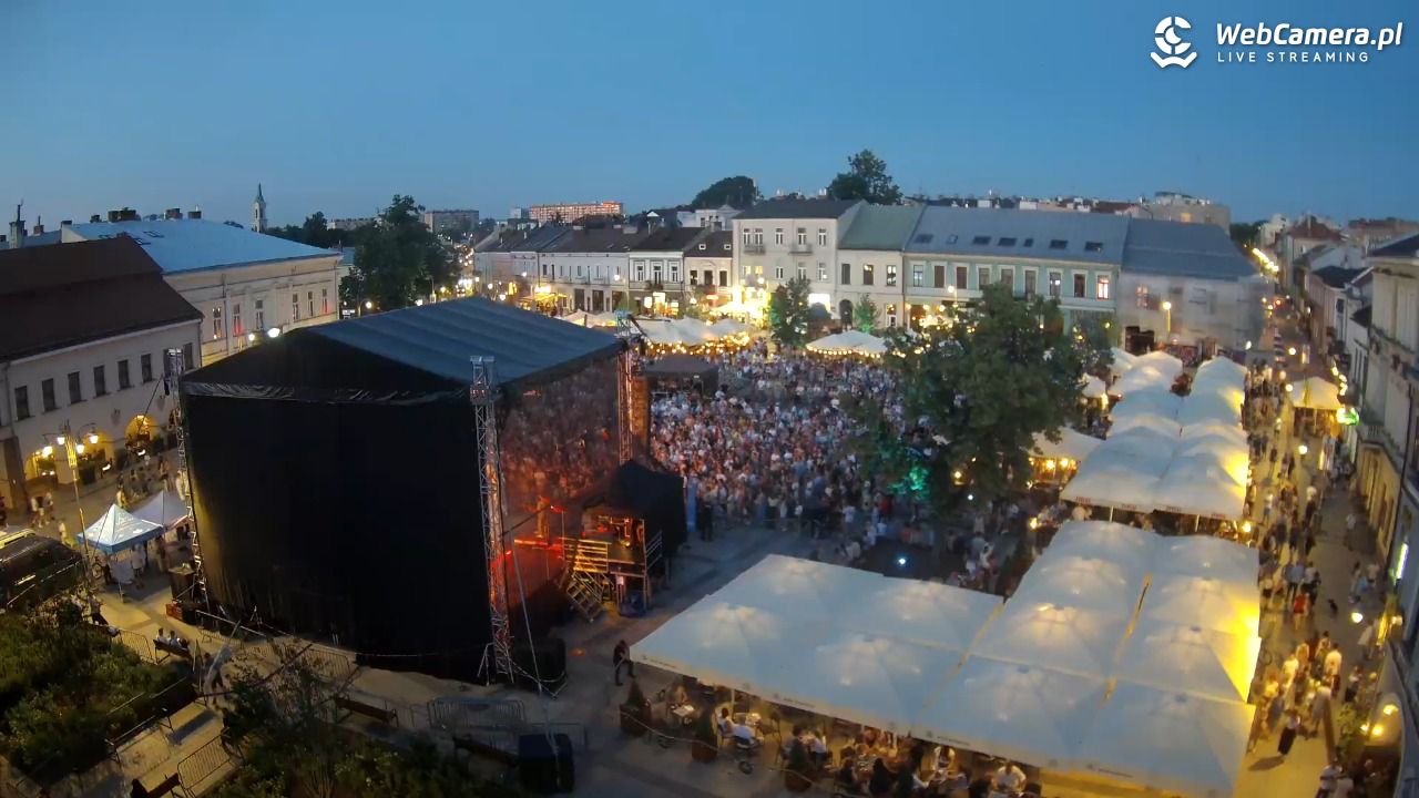 KIELCE - widok na rynek - 27 czerwiec 2026, 21:28