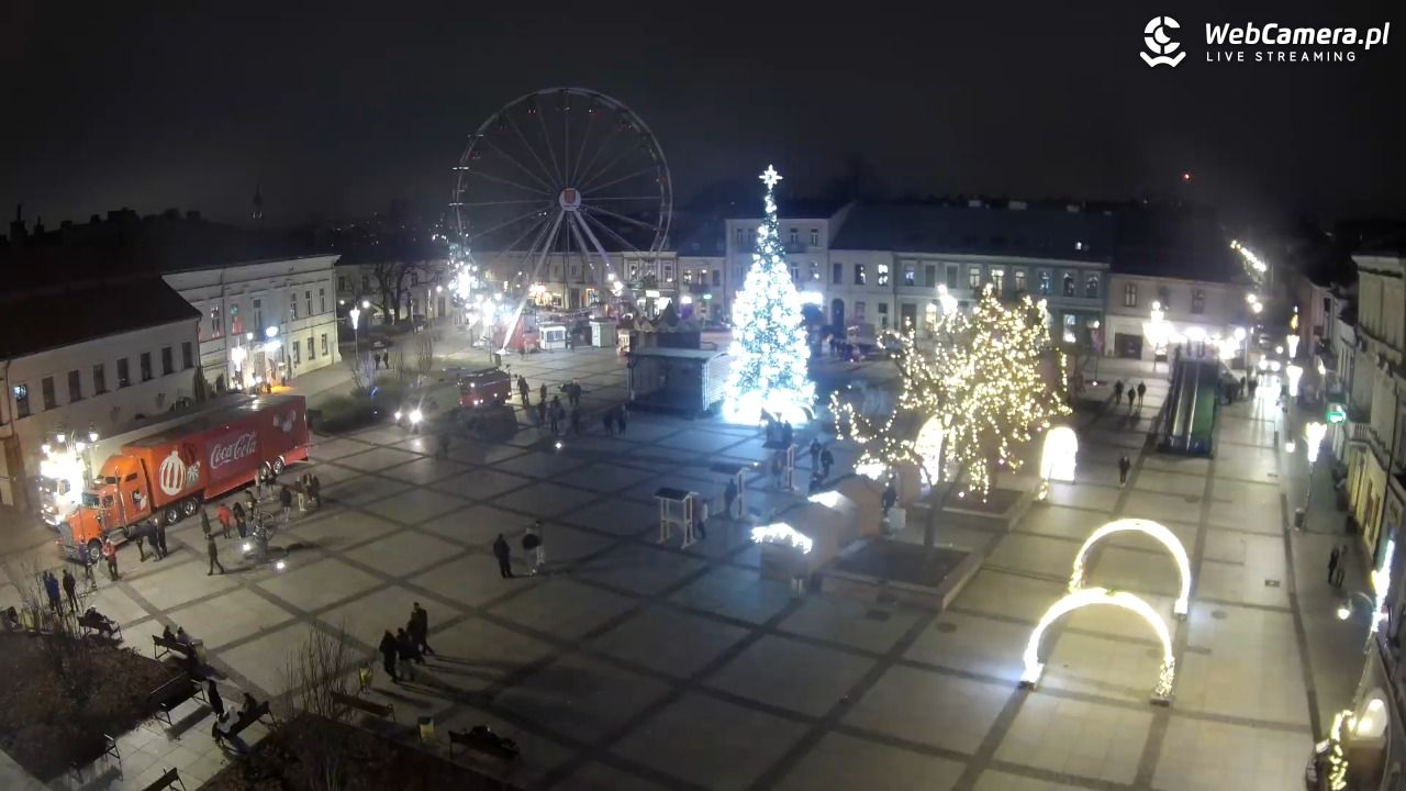 KIELCE - widok na rynek - 06 grudzień 2025, 22:29