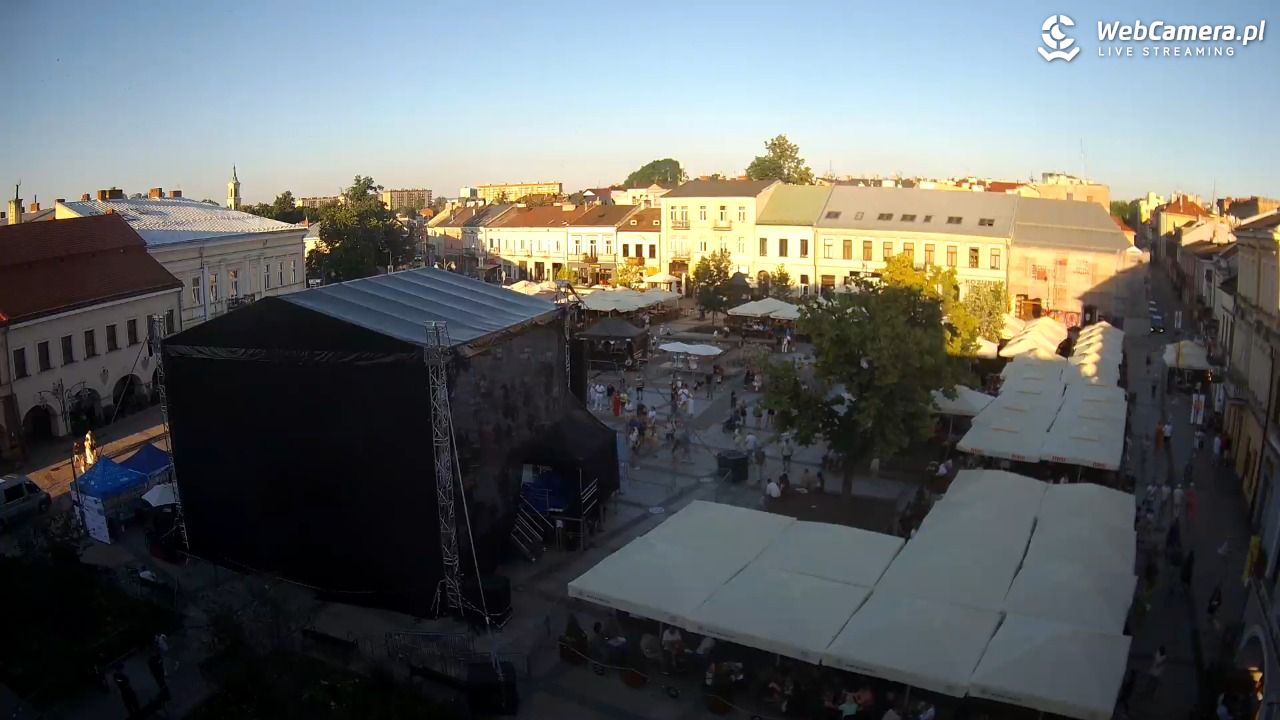 KIELCE - widok na rynek - 27 czerwiec 2026, 19:44