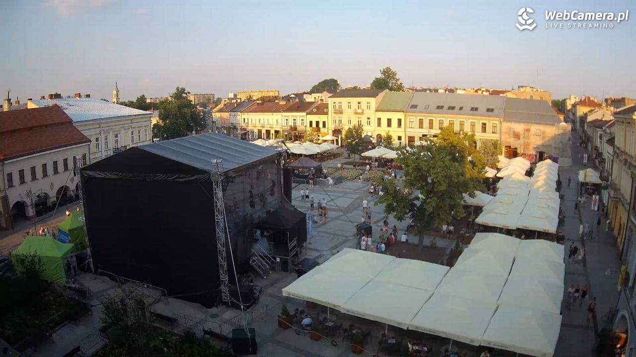 KIELCE - widok na rynek - 28 czerwiec 2026, 19:42