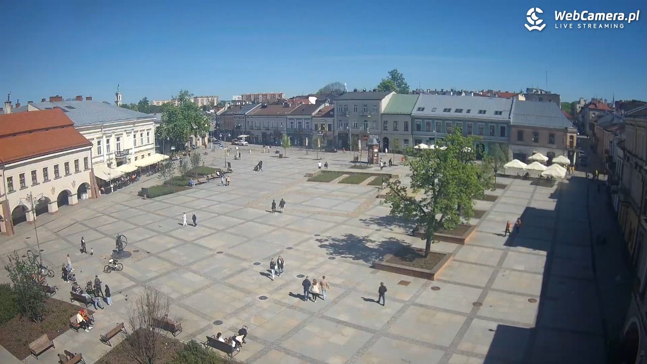 KIELCE - widok na rynek - 27 kwiecień 2025, 14:45
