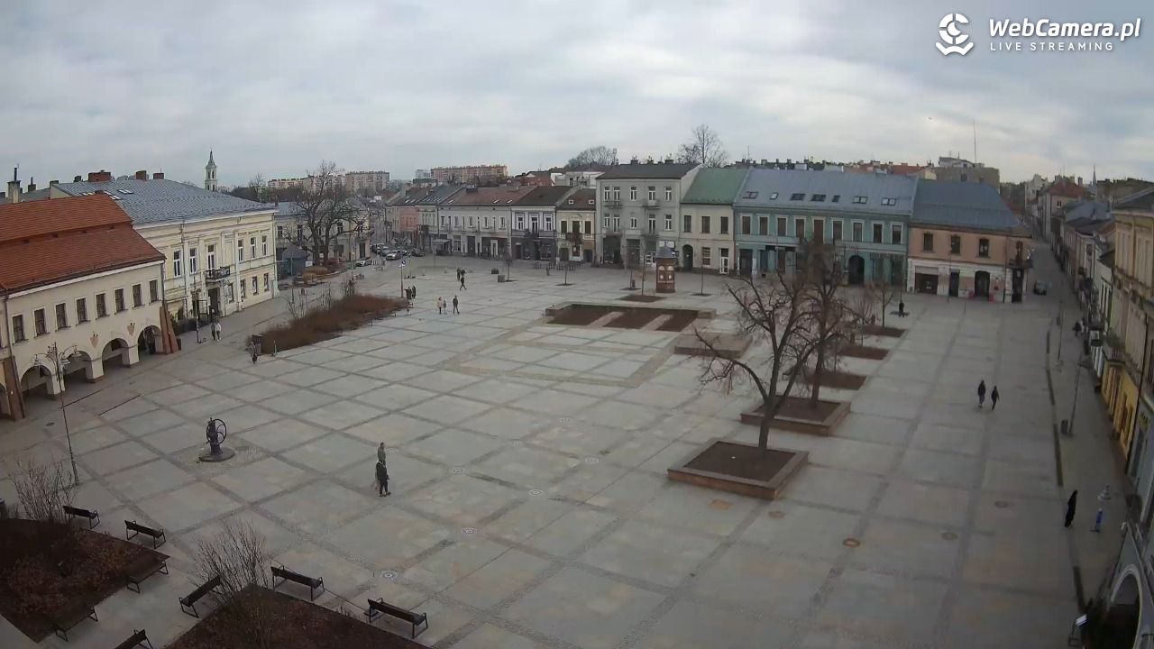 KIELCE - widok na rynek - 08 marzec 2026, 11:15