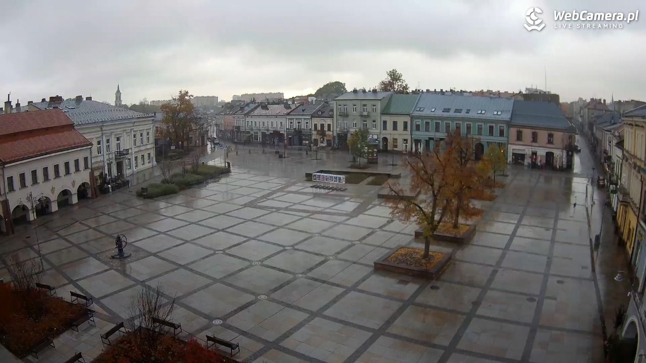 KIELCE - widok na rynek - 18 październik 2025, 09:10