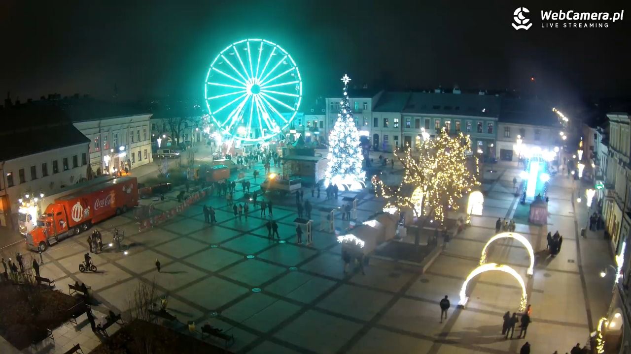 KIELCE - widok na rynek - 06 grudzień 2025, 22:11