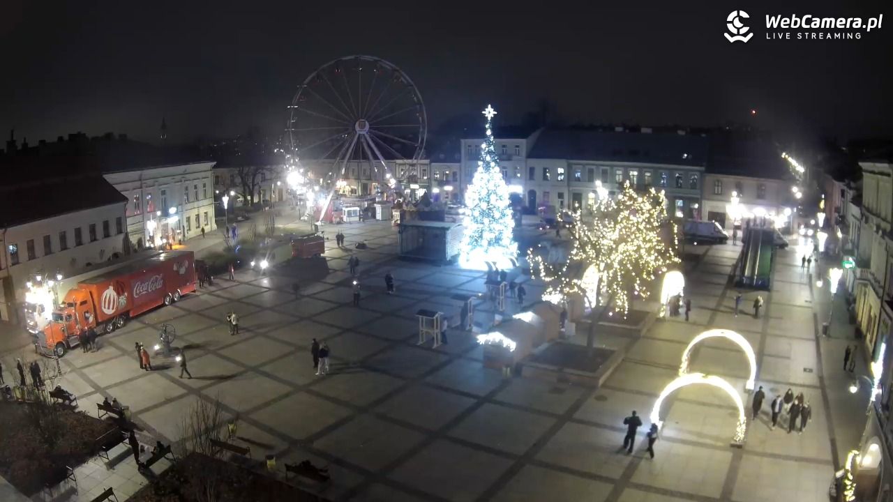 KIELCE - widok na rynek - 06 grudzień 2025, 22:28