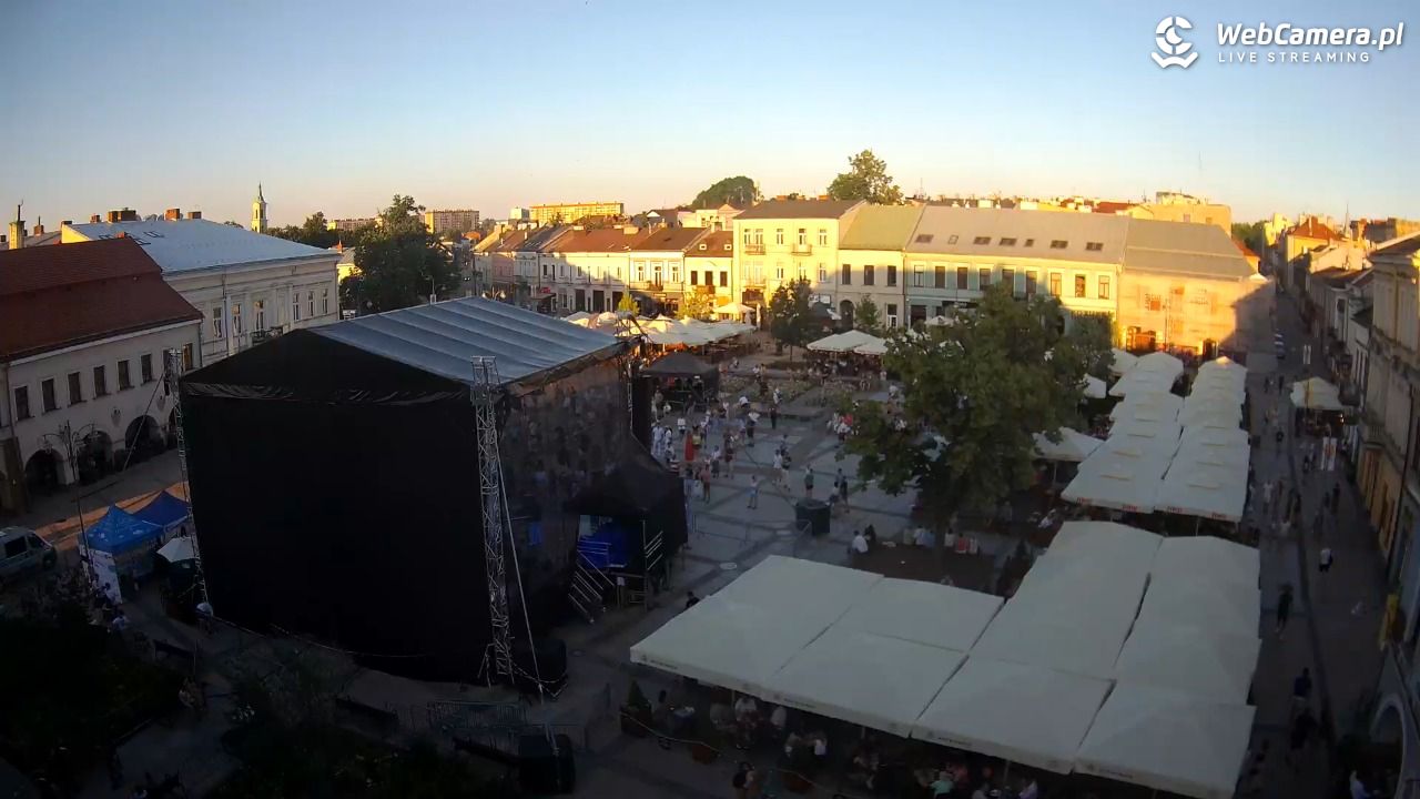 KIELCE - widok na rynek - 27 czerwiec 2026, 20:04