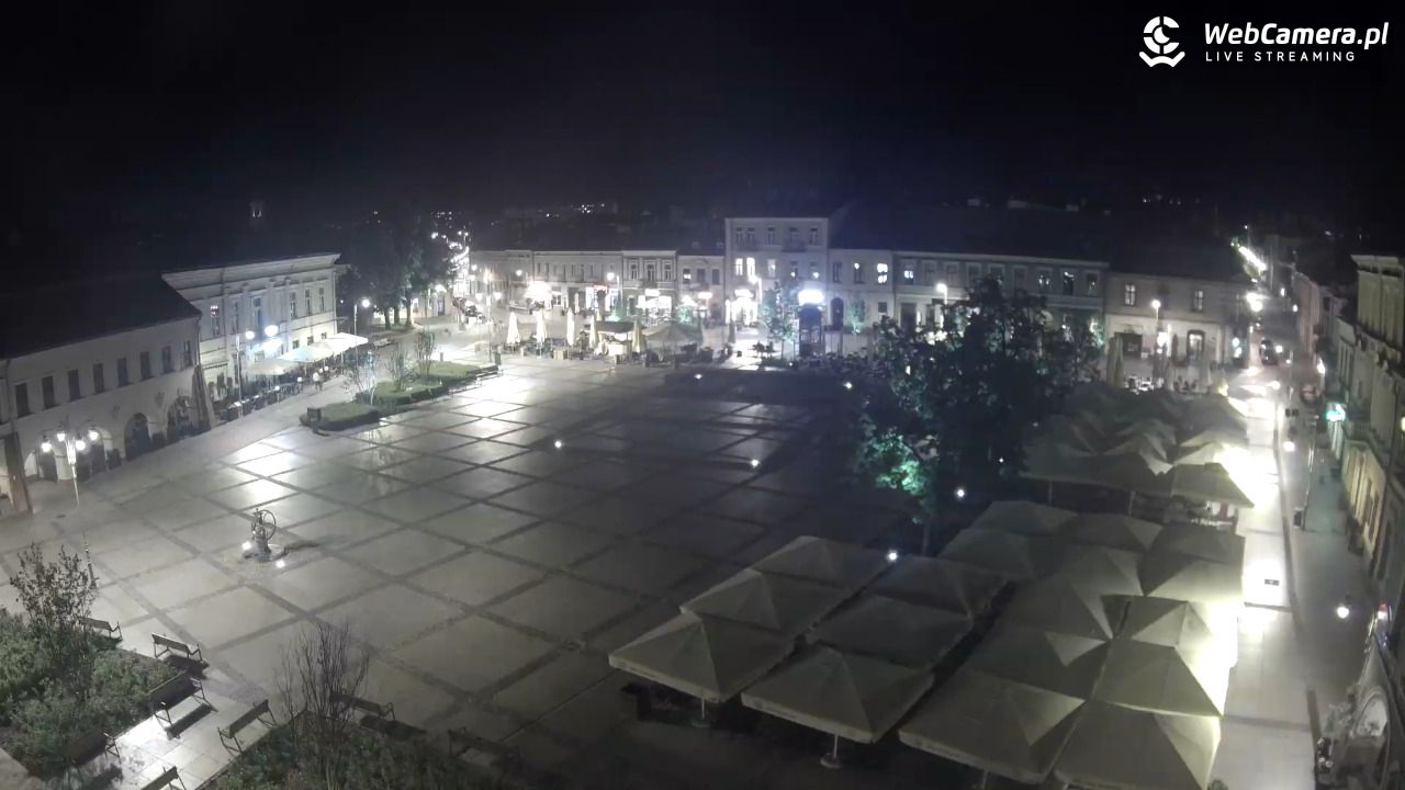 KIELCE - widok na rynek - 14 maj 2025, 23:00