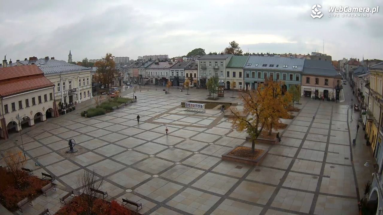 KIELCE - widok na rynek - 14 październik 2025, 08:47