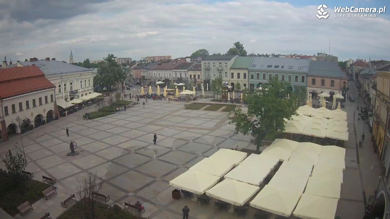 KIELCE - widok na rynek - 13 maj 2025, 16:36
