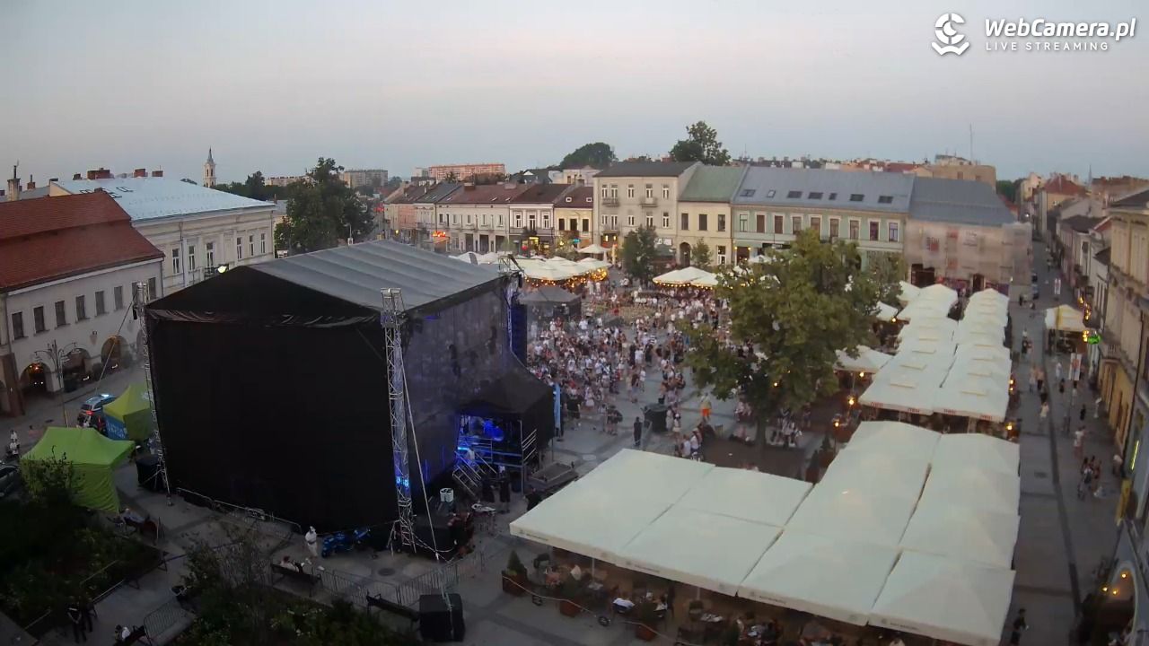 KIELCE - widok na rynek - 28 czerwiec 2026, 20:56