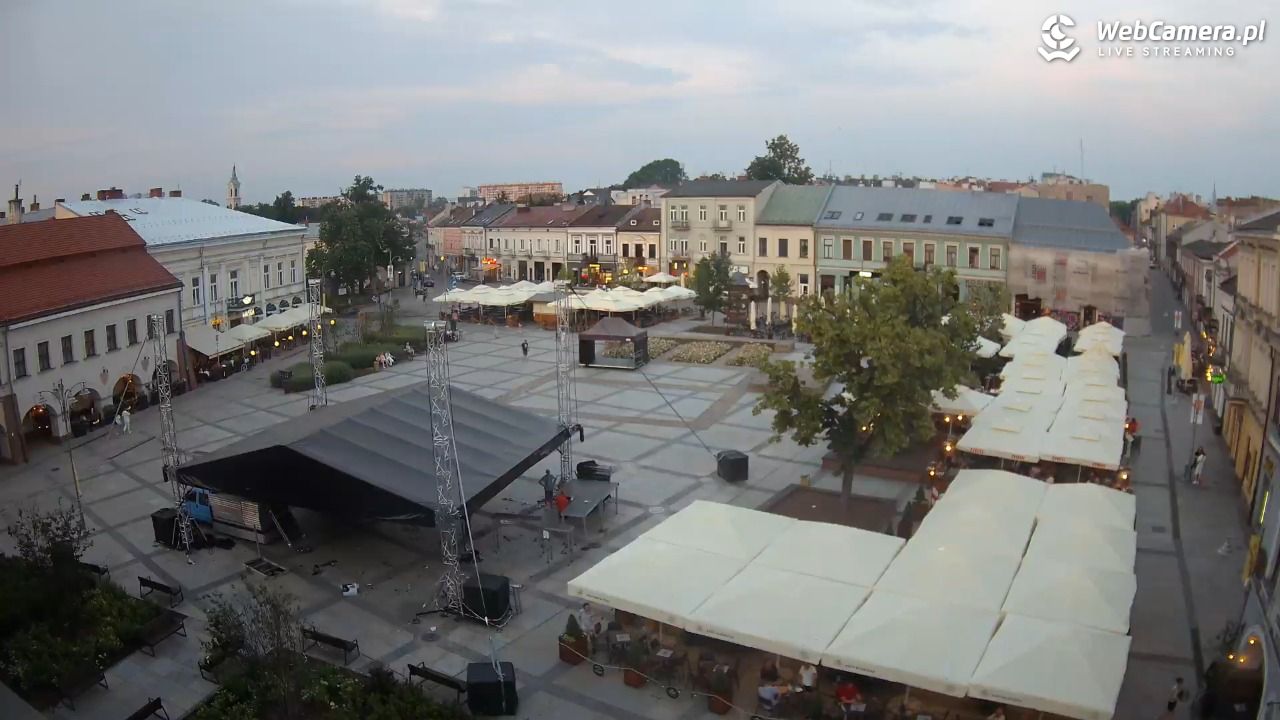 KIELCE - widok na rynek - 29 czerwiec 2026, 20:51