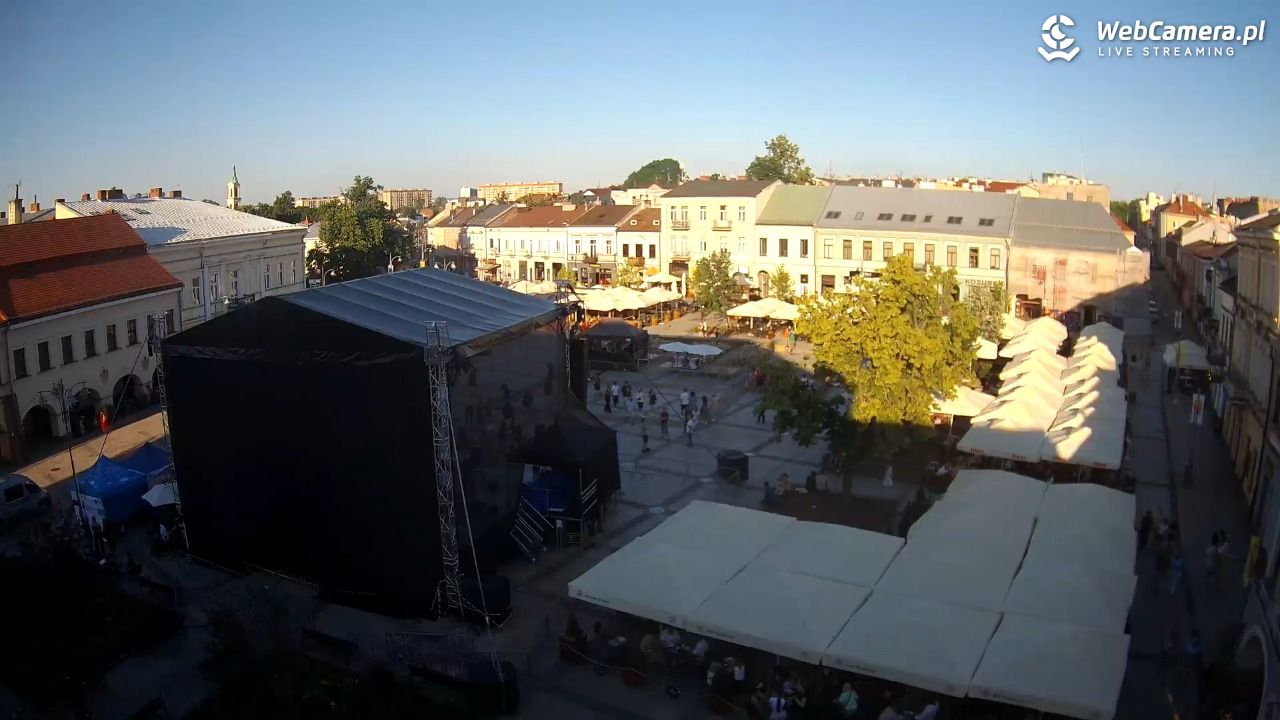 KIELCE - widok na rynek - 27 czerwiec 2026, 19:13