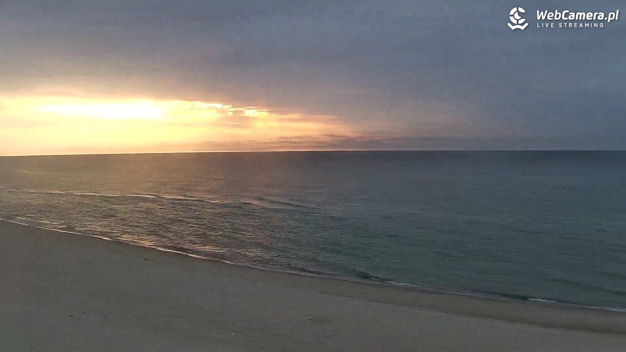 Kołobrzeg - widok na plażę zachodnią - 16 kwiecień 2026, 19:19