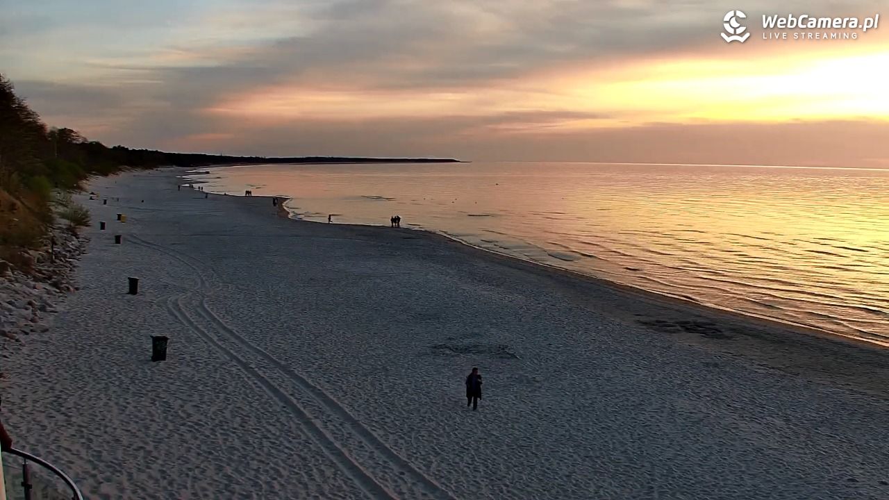 Kołobrzeg - widok na plażę zachodnią - 28 kwiecień 2025, 20:15