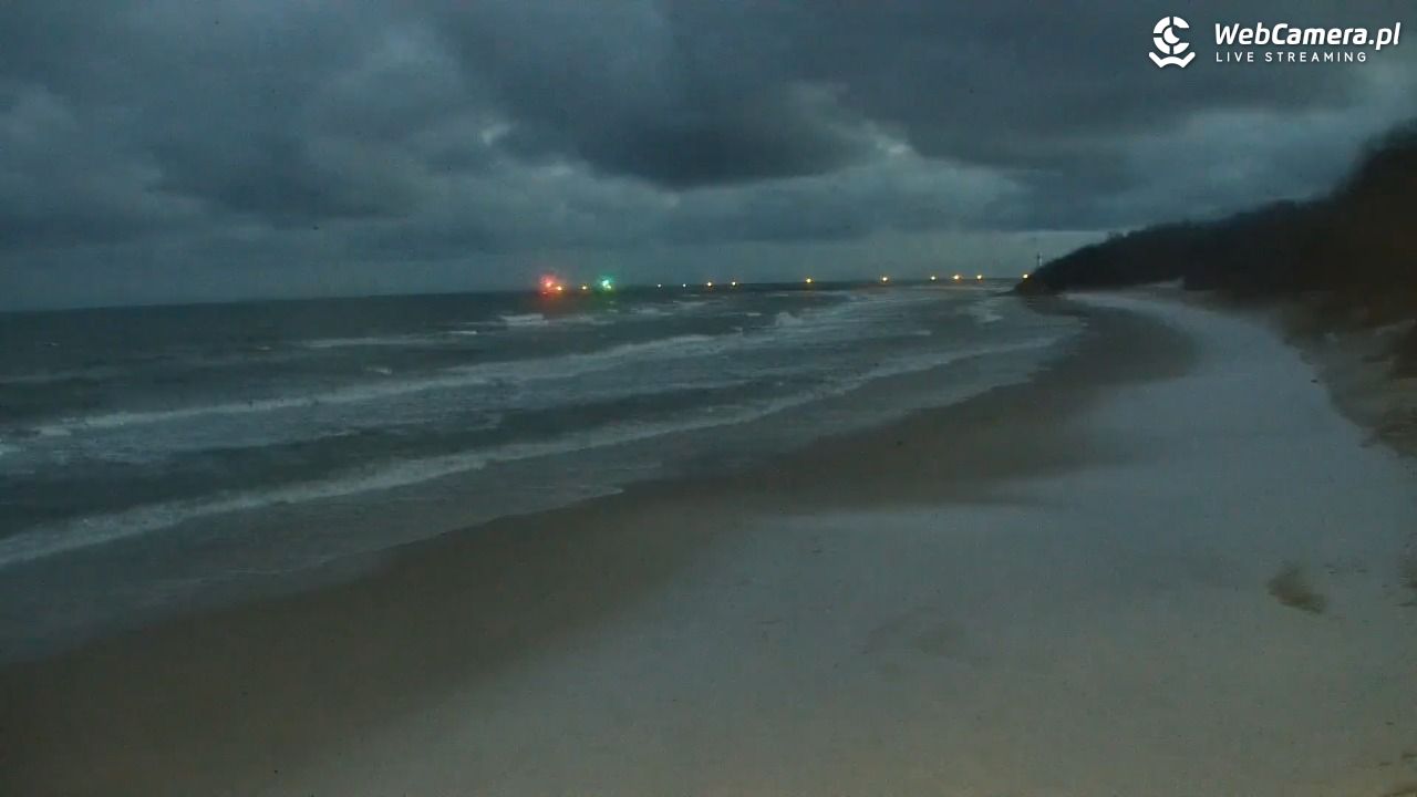 Kołobrzeg - widok na plażę zachodnią - 31 grudzień 2025, 07:34