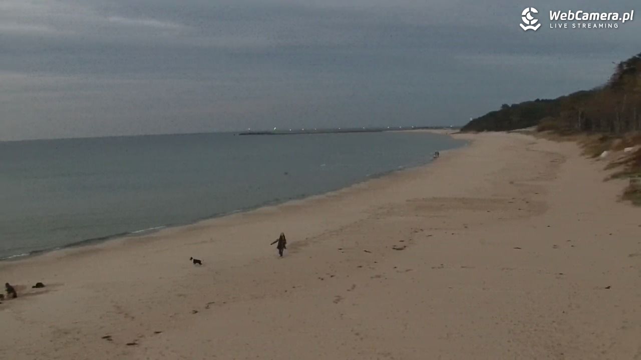 Kołobrzeg - widok na plażę zachodnią - 22 październik 2025, 18:06