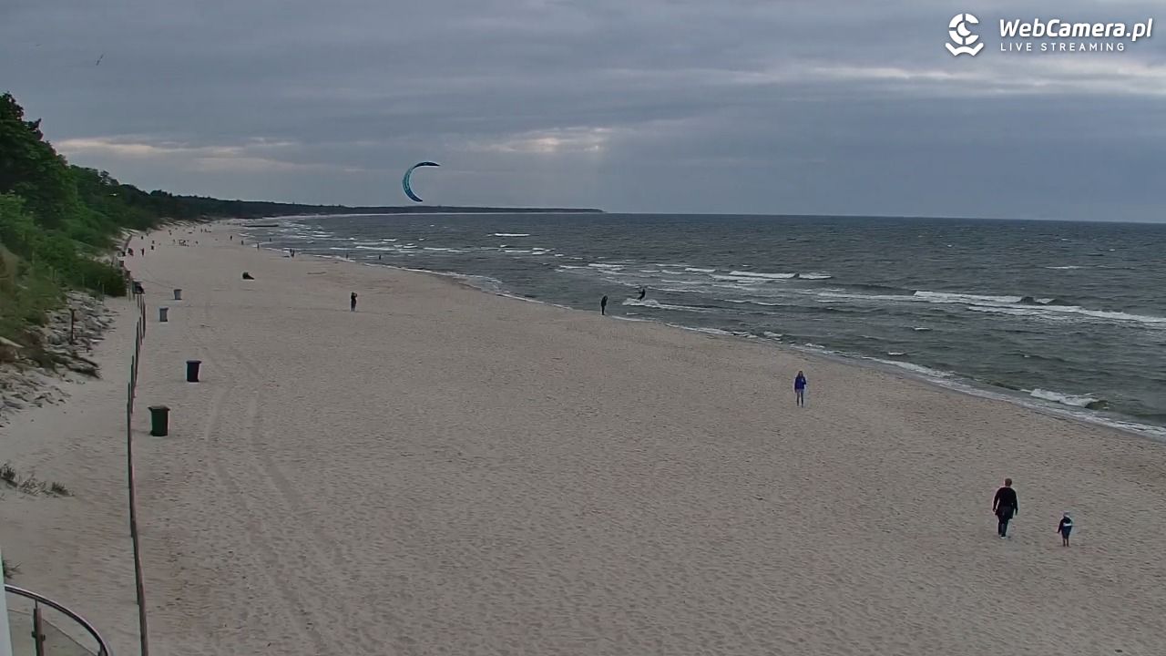 Kołobrzeg - widok na plażę zachodnią - 30 maj 2026, 17:13