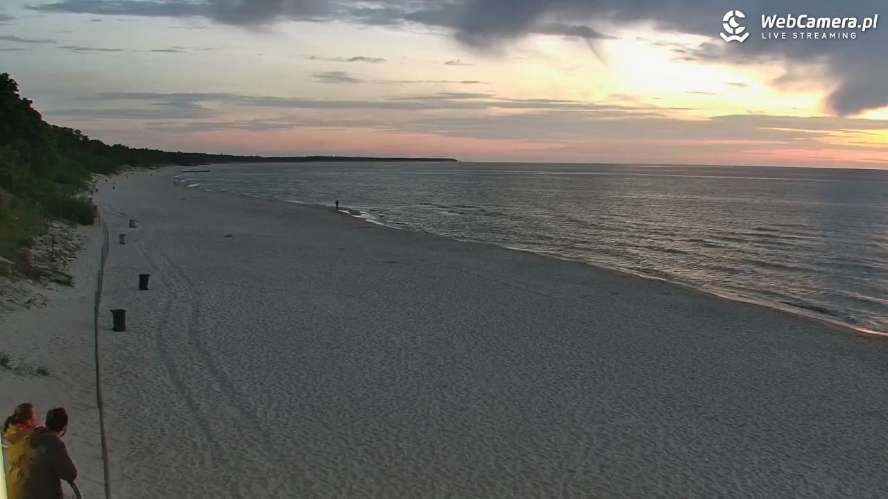 Kołobrzeg - widok na plażę zachodnią - 31 maj 2026, 21:53