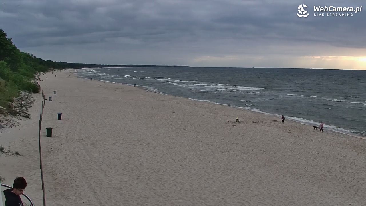 Kołobrzeg - widok na plażę zachodnią - 30 maj 2026, 19:23