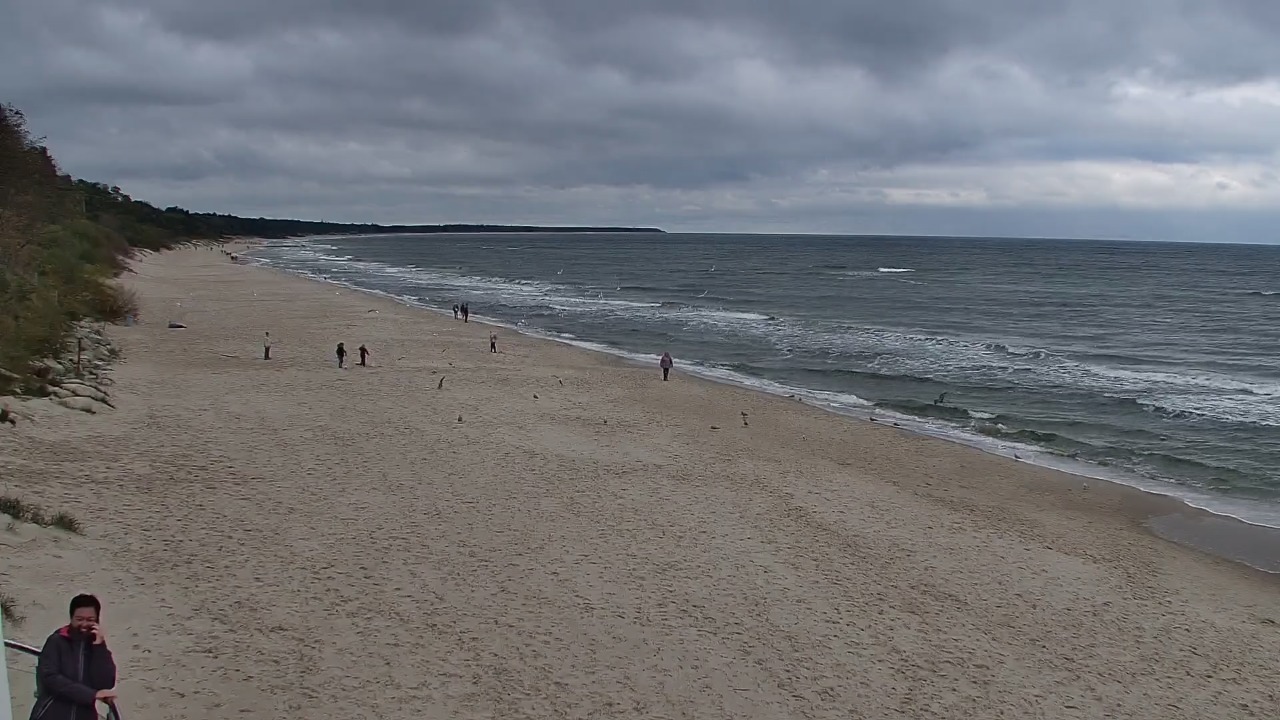 Kołobrzeg - widok na plażę zachodnią - 11 październik 2026, 08:51