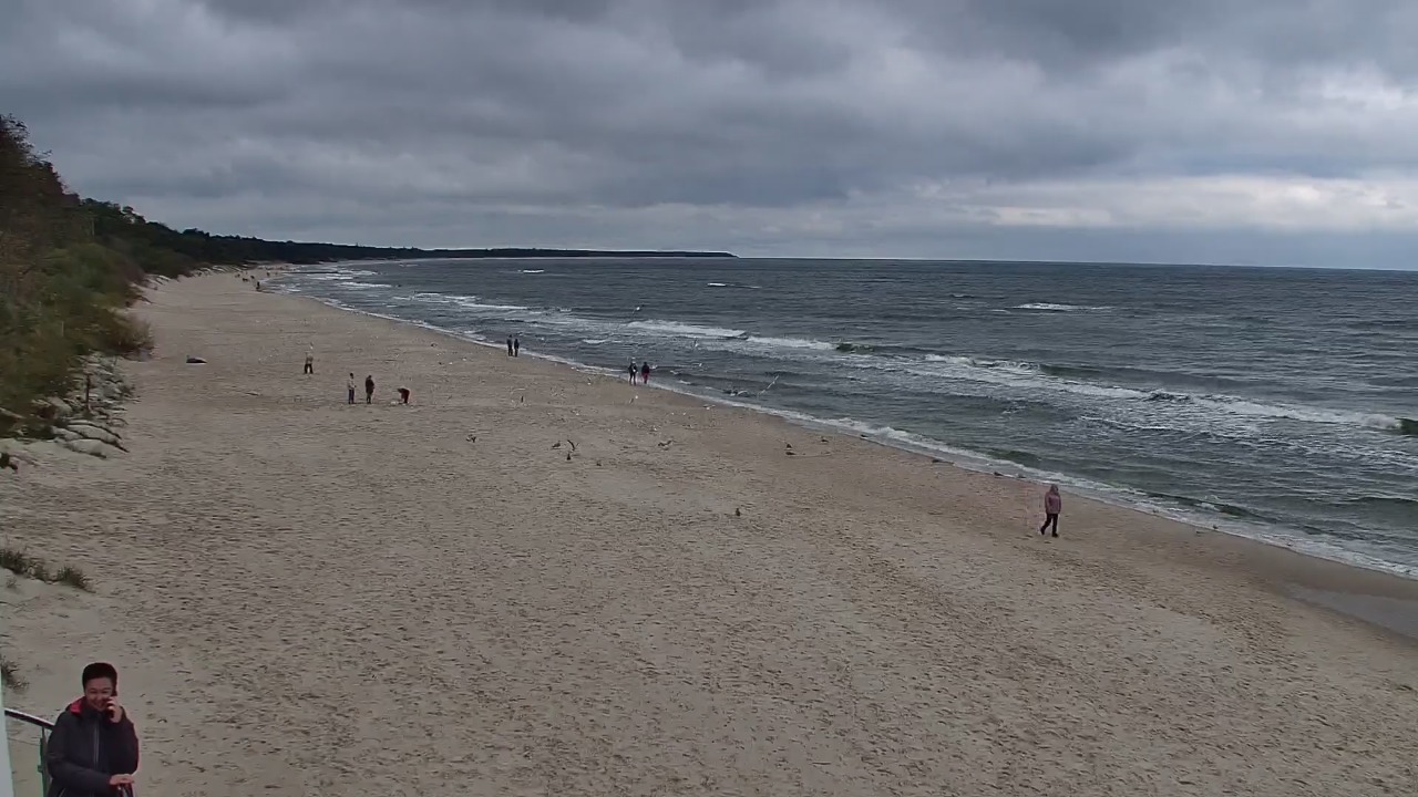 Kołobrzeg - widok na plażę zachodnią - 11 październik 2026, 08:51