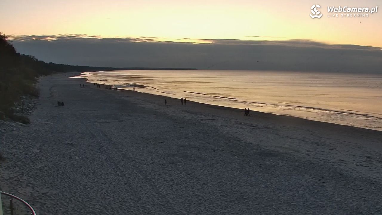 Kołobrzeg - widok na plażę zachodnią - 21 październik 2025, 18:07