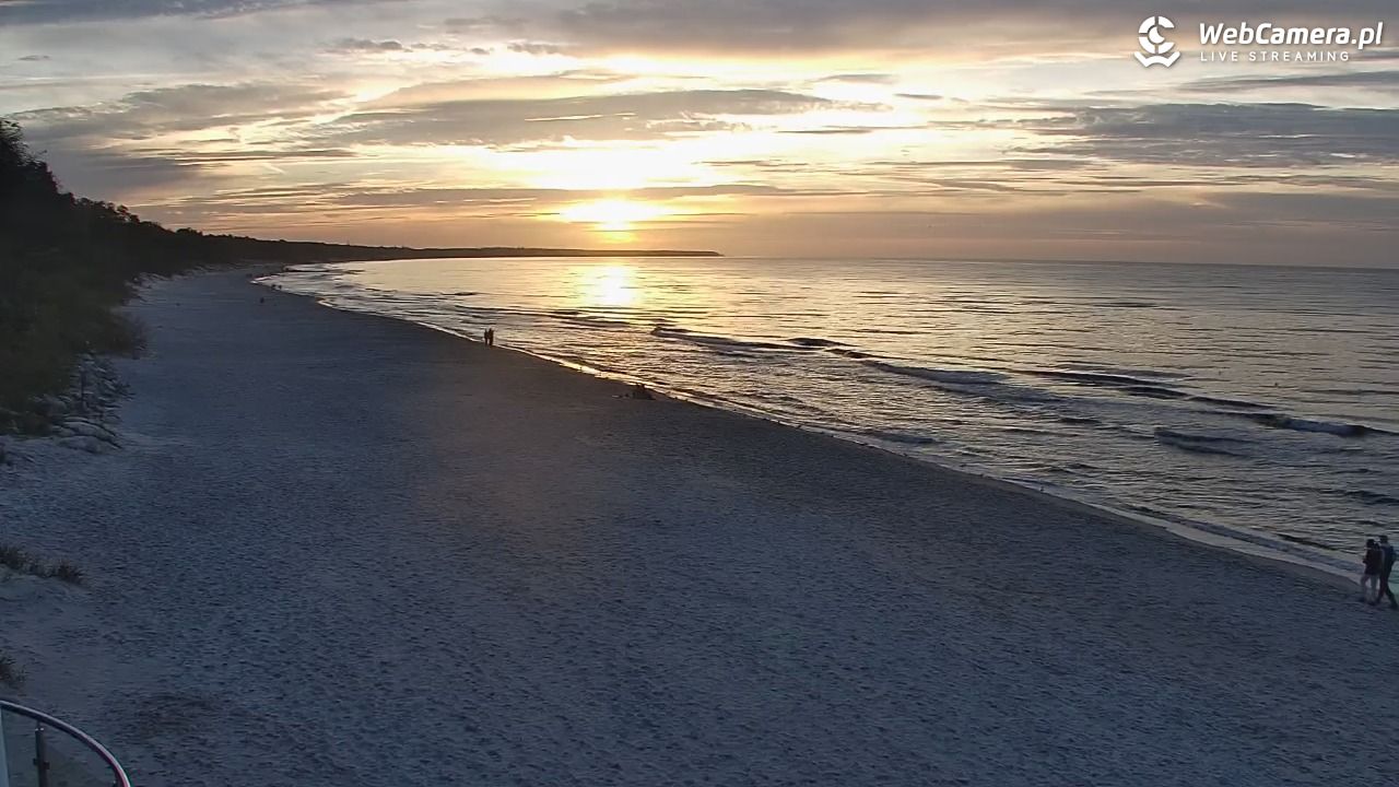 Kołobrzeg - widok na plażę zachodnią - 15 październik 2026, 15:47