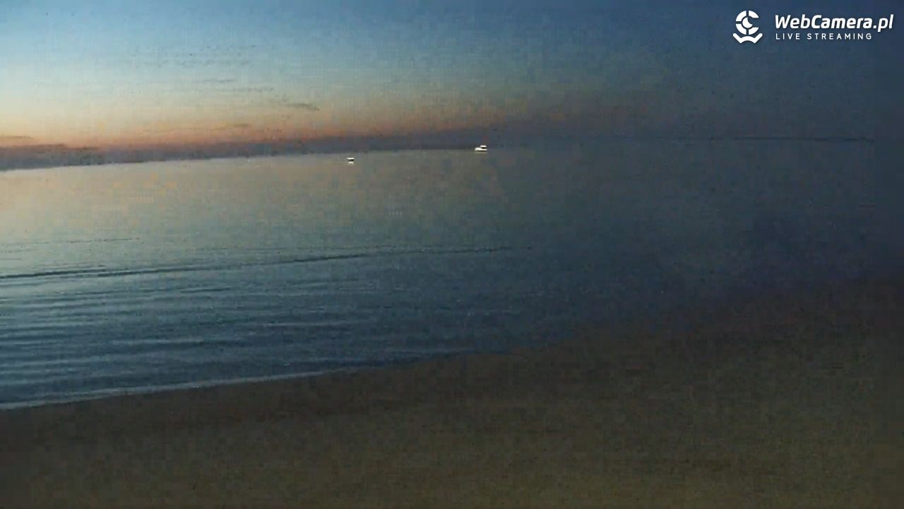 Kołobrzeg - widok na plażę zachodnią - 17 kwiecień 2026, 21:02