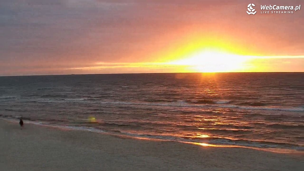 Kołobrzeg - widok na plażę zachodnią - 30 maj 2026, 21:03