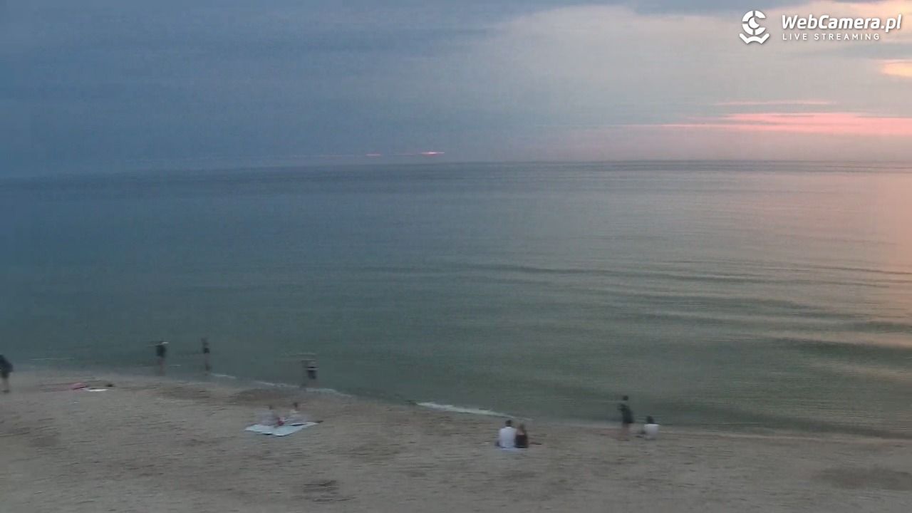 Kołobrzeg - widok na plażę zachodnią - 17 lipiec 2026, 21:25