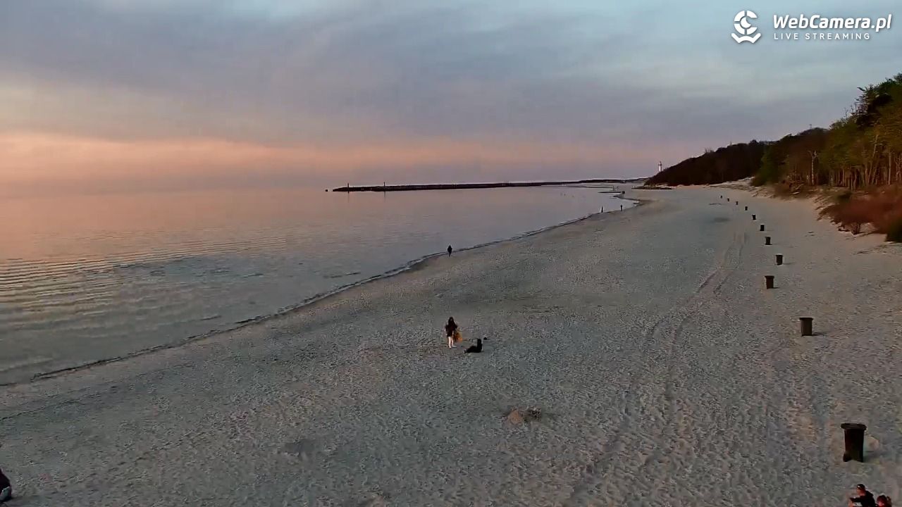 Kołobrzeg - widok na plażę zachodnią - 28 kwiecień 2025, 20:14